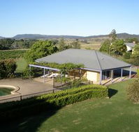 Tranquil Vale Vineyard - Dalby Accommodation