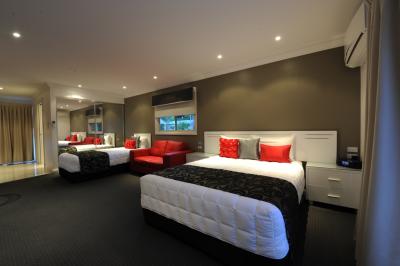 The Gateway Village Holiday Park - Dalby Accommodation 0