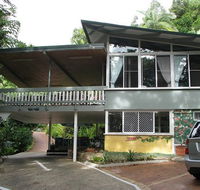 Tree Tops Lodge Cairns - Dalby Accommodation