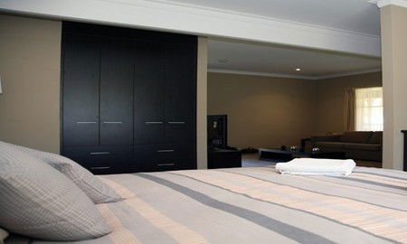 Old Reynella SA Dalby Accommodation
