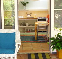 Artist Studio Cottage - Dalby Accommodation