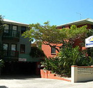 Crest Apartments Byron Bay - Dalby Accommodation