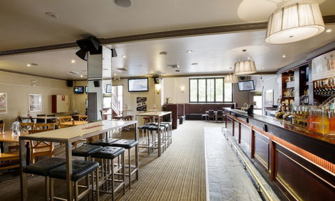 Castle Hill Tavern - Dalby Accommodation 3