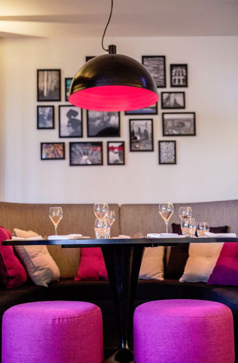 MRepublic Restaurant, Bar And Lounge - Dalby Accommodation 6