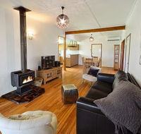 Oceanview Estate Winery / Restaurant - Dalby Accommodation