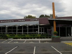 Sandown Park Hotel - Dalby Accommodation 0