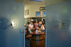 Gilhooleys Irish Bar & Restaurant - Strathpine - Dalby Accommodation 3
