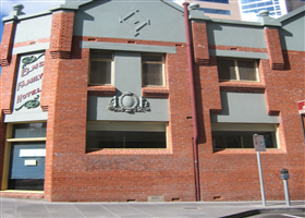 Elm's Family Hotel - Dalby Accommodation