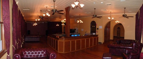 Molly Malones Irish Pub - Dalby Accommodation 1