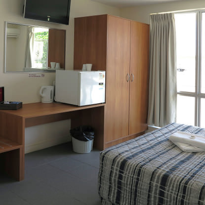 Upper Ross Hotel - Dalby Accommodation 2