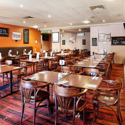 Upper Ross Hotel - Dalby Accommodation 4