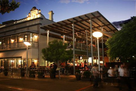 The Plough Inn Steakhouse Restaurant - Dalby Accommodation 0