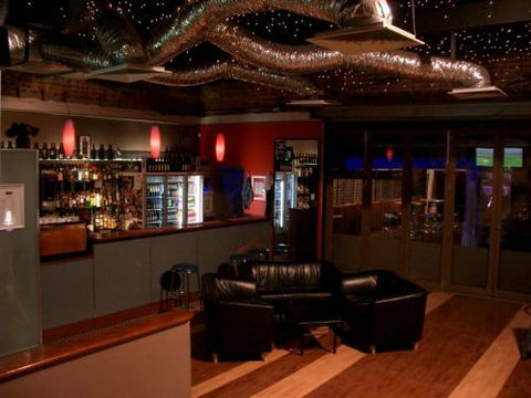 Bazoo Bar & Lounge - Dalby Accommodation 1