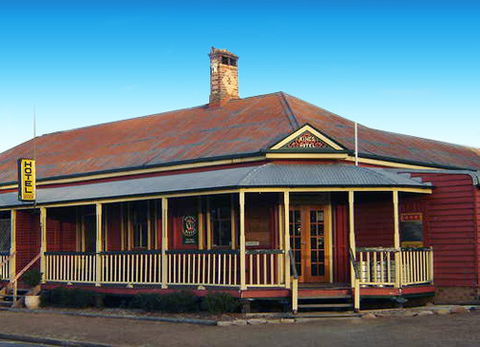 Maidenwell Hotel - Dalby Accommodation 0