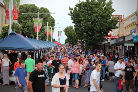Cowra Christmas Street Festival - Dalby Accommodation 0