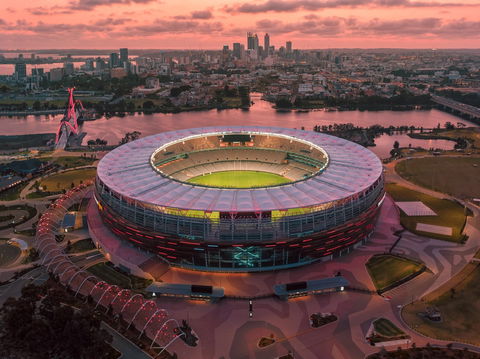 Geelong Cats V Collingwood - AFL Round 7 - Dalby Accommodation 1