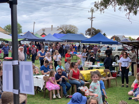 Nhill Lions Community Market - Dalby Accommodation 2
