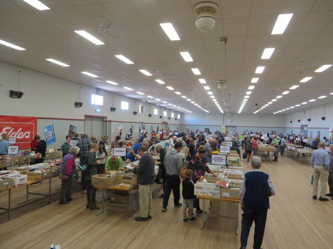 Rotary Club Of Wagga Wagga - Book Fair - Dalby Accommodation 1
