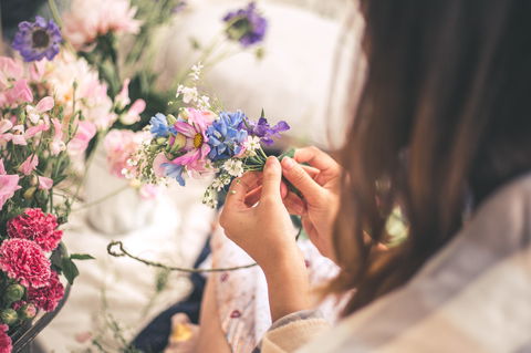 Summer Flower Crown Workshop - Dalby Accommodation 0