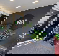 Miami Hotel Melbourne - Dalby Accommodation