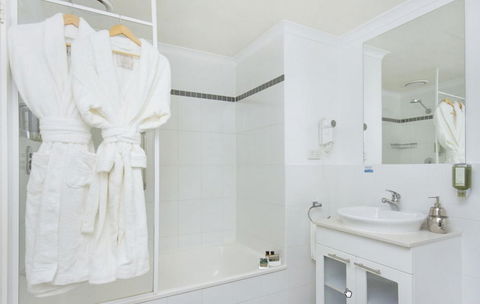 Pacific Suites Canberra - Dalby Accommodation 6