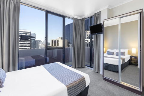 Riverside Apartments Melbourne - Dalby Accommodation 4