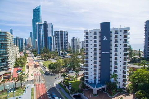 Alexander Holiday Apartments - Dalby Accommodation 1
