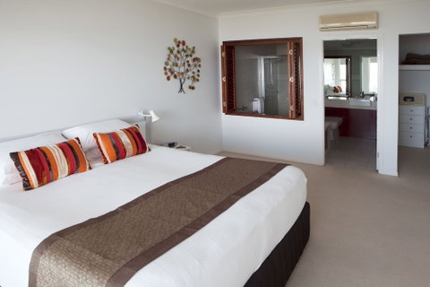 Waters Edge Apartments Cairns - Dalby Accommodation 4