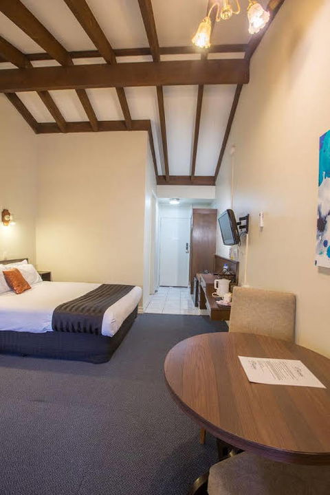 Econo Lodge Hacienda International - Dalby Accommodation 4