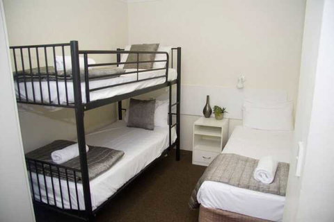Blue Pelican Motel - Dalby Accommodation 7