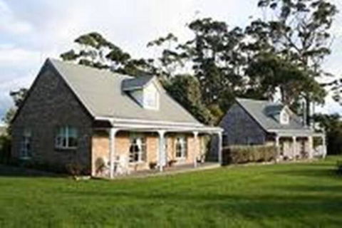 Rosebank Cottage Collection - Dalby Accommodation 2