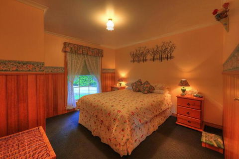 Rosebank Cottage Collection - Dalby Accommodation 6