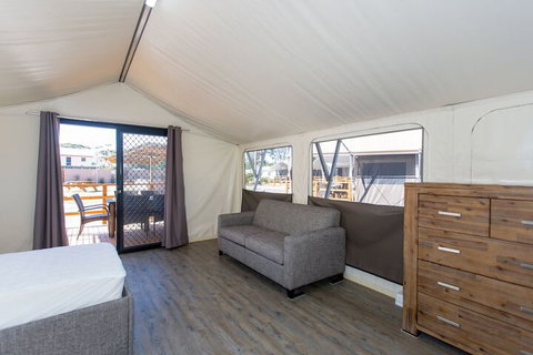 Shoal Bay Holiday Park - Dalby Accommodation 3