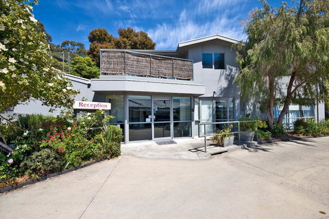 Lorne Bay View Motel - Dalby Accommodation 0