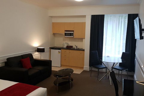 Beaumont Kew - Dalby Accommodation 5