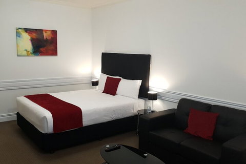 Beaumont Kew - Dalby Accommodation 4