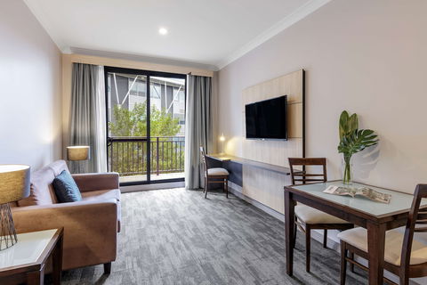 Oaks Sydney North Ryde Suites - Dalby Accommodation 5