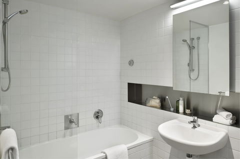 Punthill Little Bourke - Dalby Accommodation 2