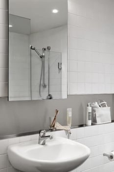 Punthill Little Bourke - Dalby Accommodation 5