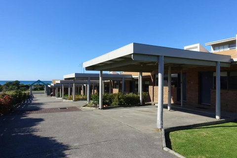 Beachfront Motel - Dalby Accommodation 5