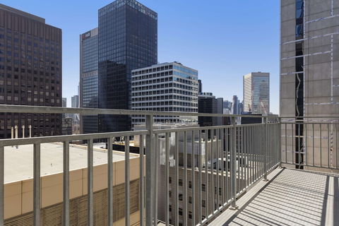 Oaks Melbourne On Collins Hotel - Dalby Accommodation 1