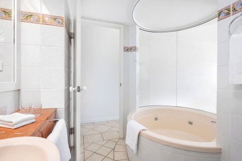 BreakFree Royal Harbour - Dalby Accommodation 6