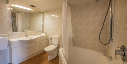 Tropic Towers Apartments - Dalby Accommodation 4