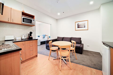 All Suites Perth - Dalby Accommodation 1