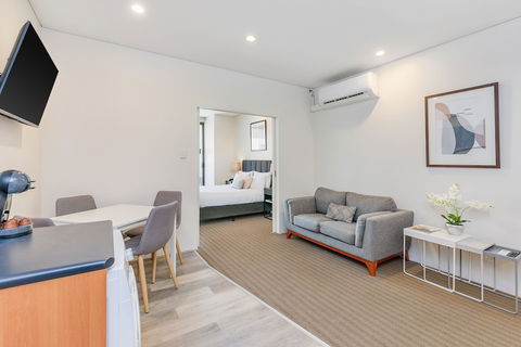 All Suites Perth - Dalby Accommodation 2