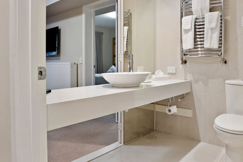 Deep Blue Hotel & Hot Springs - Dalby Accommodation 2