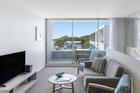 Oaks Nelson Bay Lure Suites - Dalby Accommodation 4
