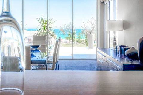 Mullaloo Beach Hotel & Apartments - Dalby Accommodation 4