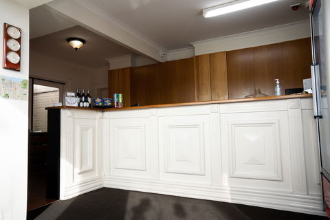 Admiralty Inn - Dalby Accommodation 1