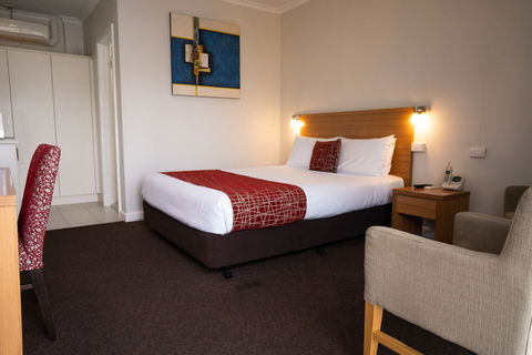 Admiralty Inn - Dalby Accommodation 4